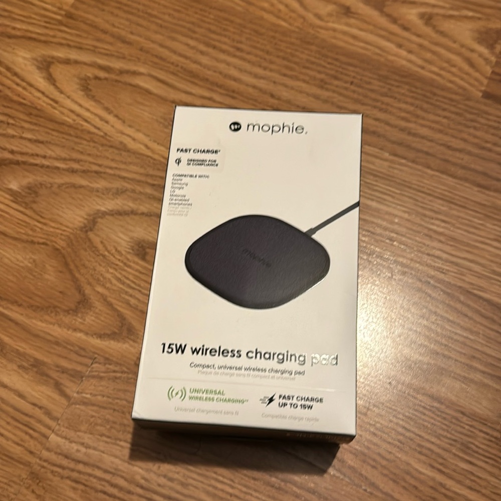 mophie 15W Universal Wireless Charge Pad, Qi-Compatible Charger